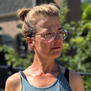 Leslie Leslie Hellriegel